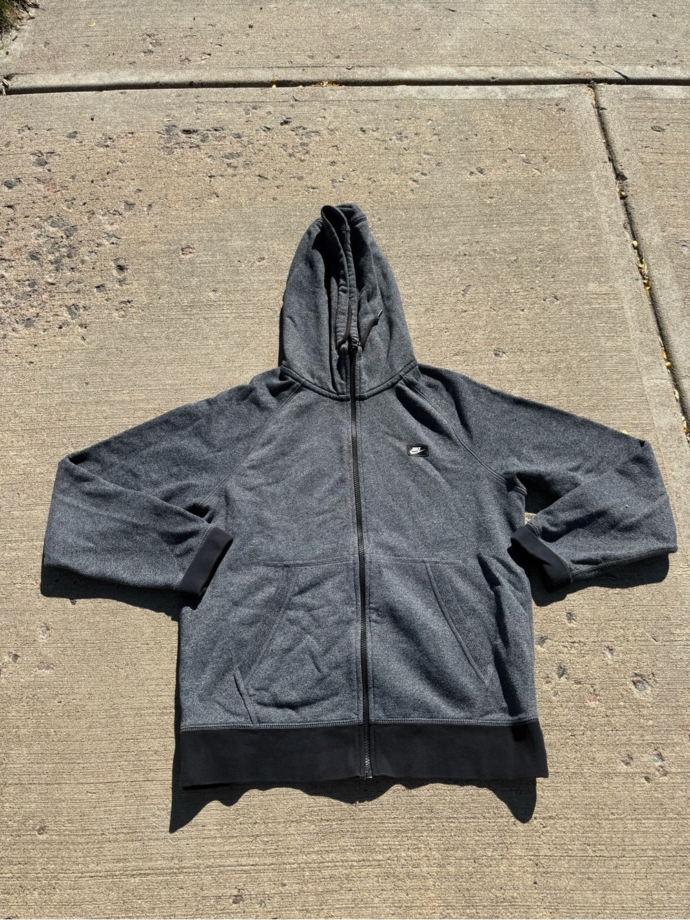 Men’s Nike Zip Up (size medium)